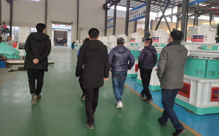 客戶參觀金格瑞顆粒機展廳 客戶參觀金格瑞顆粒機展廳