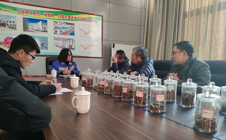 金格瑞銷售代表進行方案講解 金格瑞銷售代表進行方案講解