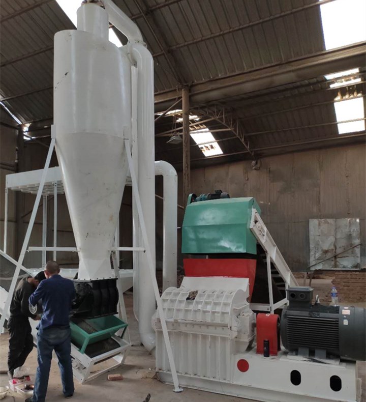 粉碎機(jī).jpg 粉碎機(jī).jpg