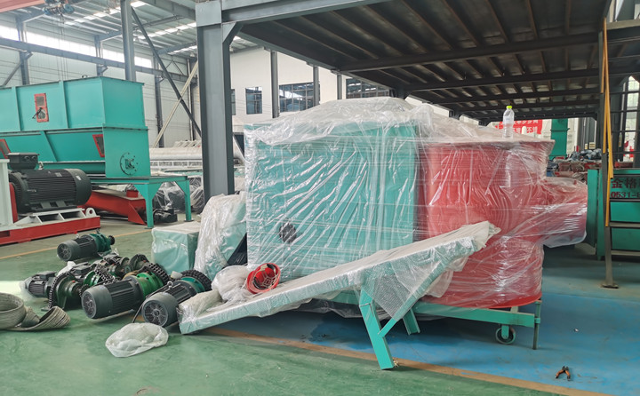 生產(chǎn)線設(shè)備發(fā)貨現(xiàn)場.jpg 生產(chǎn)線設(shè)備發(fā)貨現(xiàn)場.jpg