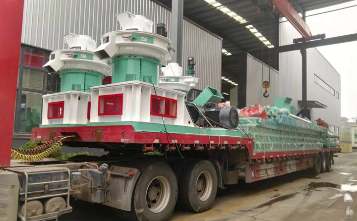 山東木屑顆粒機發貨日常.jpg 山東木屑顆粒機發貨日常.jpg