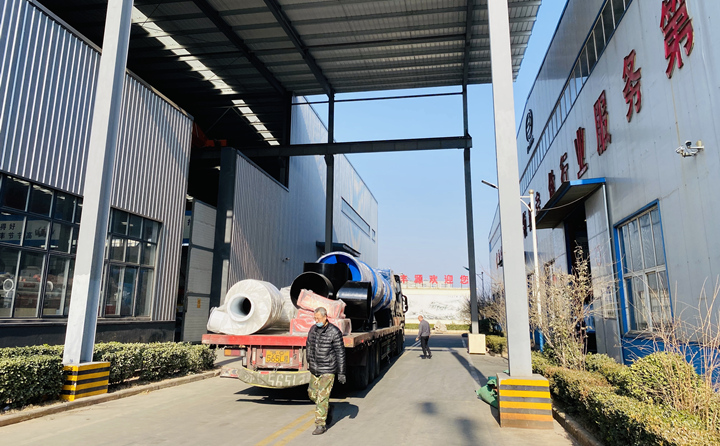 臨沂木屑顆粒機(jī)裝車.jpg 臨沂木屑顆粒機(jī)裝車.jpg