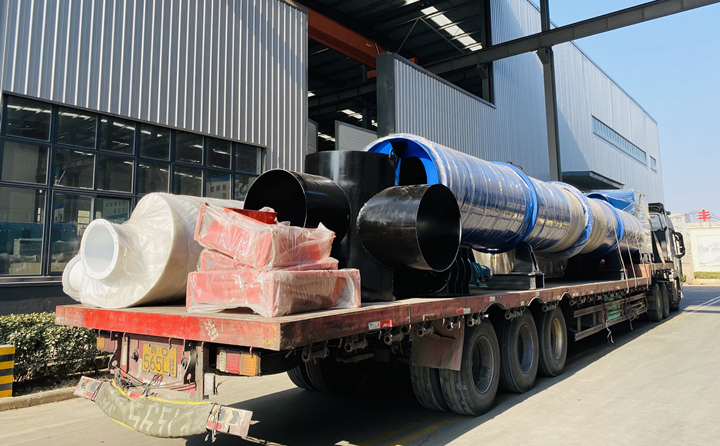 山東顆粒機(jī)之烘干筒裝車.jpg 山東顆粒機(jī)之烘干筒裝車.jpg