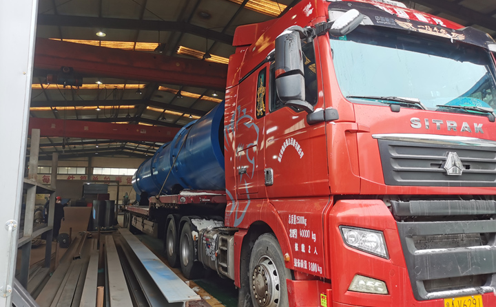 雪天木屑造粒機(jī).jpg 雪天木屑造粒機(jī).jpg