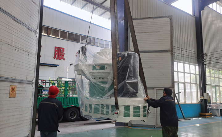 860木屑制粒機(jī).jpg 860木屑制粒機(jī).jpg