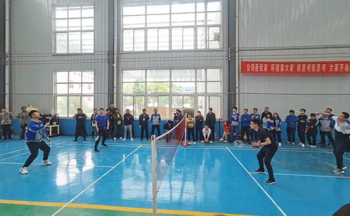 羽毛球比賽.jpg 羽毛球比賽.jpg