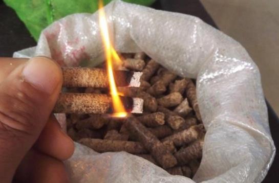 木屑制粒機的生物質環保顆粒.jpg 木屑制粒機的生物質環保顆粒.jpg