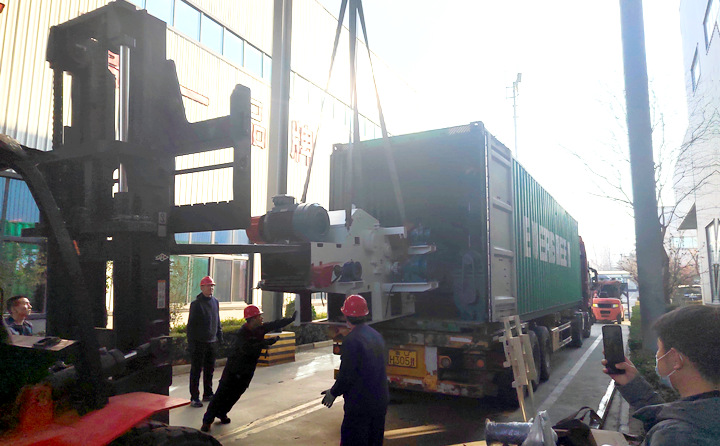 木屑顆粒機生產線發往英國倫敦,這是年產2萬噸的顆粒機生產線設備.jpg 木屑顆粒機生產線發往英國倫敦,這是年產2萬噸的顆粒機生產線設備.jpg