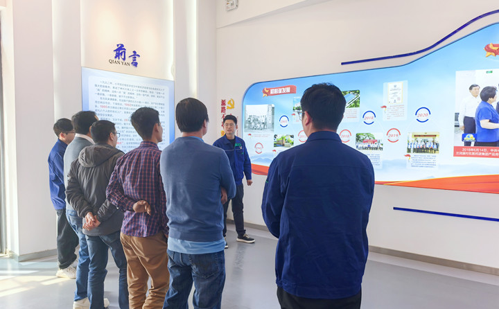 越南客戶考察生物質顆粒機.jpg 越南客戶考察生物質顆粒機.jpg