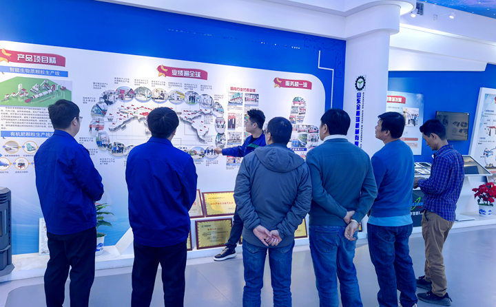 越南客戶考察生物質顆粒機.jpg 越南客戶考察生物質顆粒機.jpg